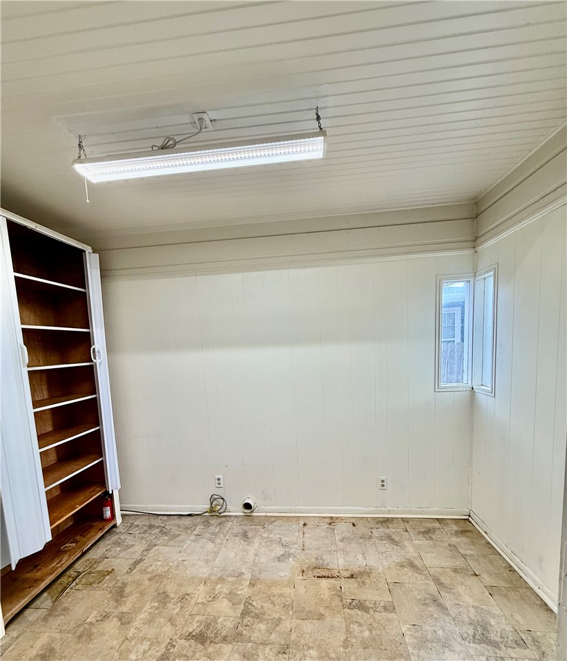 4010 Lowman Street Corpus Christi, TX 78411 - Photo 33 of 33 DRYER HOOKUP