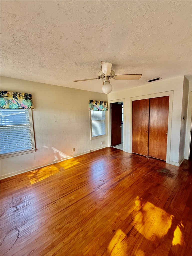 4010 Lowman Street Corpus Christi, TX 78411 - Photo 8 of 33 PRIMARY BEDROOM