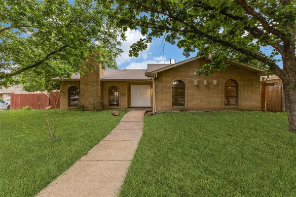 $2,250 | 11627 Cotillion Drive, Dallas, TX 75228