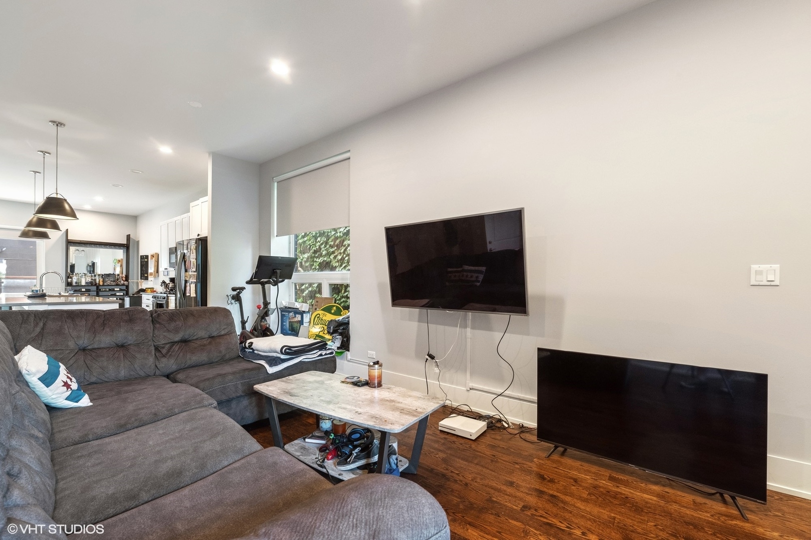 3719 North Seminary Avenue Chicago, IL 60613 - Photo 17 of 26 a living room with furniture and a flat screen tv