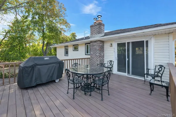 $910,000 | 540 Conklin Road, Mattituck, NY 11952