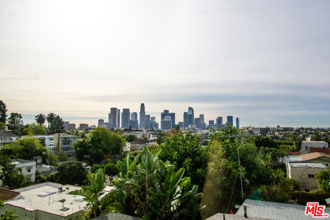 1085 West Kensington Road Los Angeles, CA 90026 - Photo 17 of 23 a view of a city