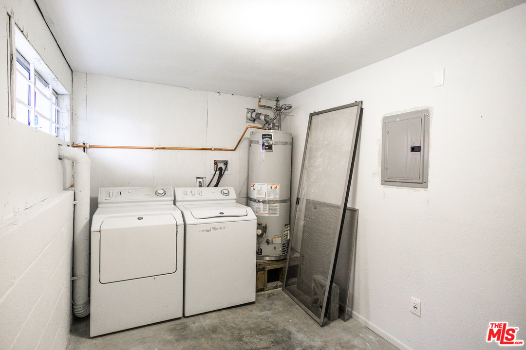 1085 West Kensington Road Los Angeles, CA 90026 - Photo 22 of 23 a utility room with dryer and washer