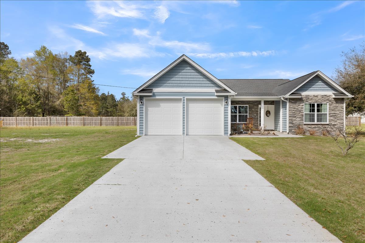 206 New Iris Lane Ridgeville, SC 29472 - Photo 4 of 31 206 new iris lane front exterior drivewa