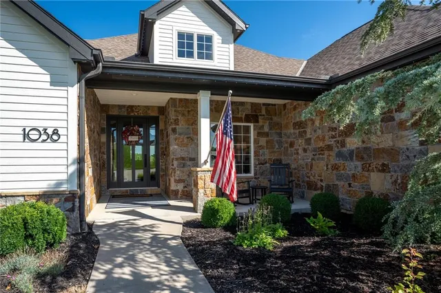 $1,999,000 | 1038 Lake Viking Terrace, Altamont, MO 64620