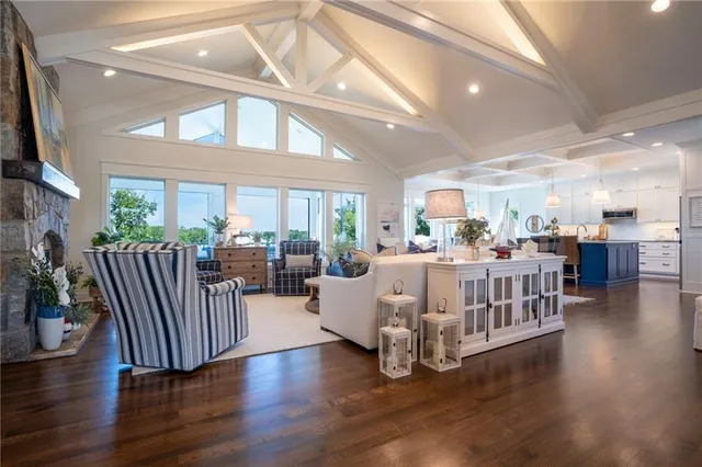 $1,999,000 | 1038 Lake Viking Terrace, Altamont, MO 64620