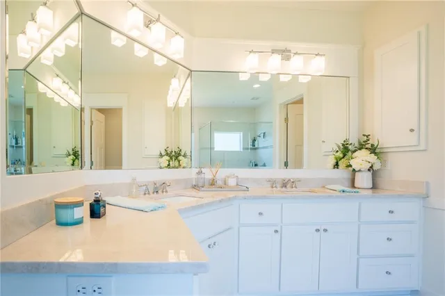 $1,999,000 | 1038 Lake Viking Terrace, Altamont, MO 64620