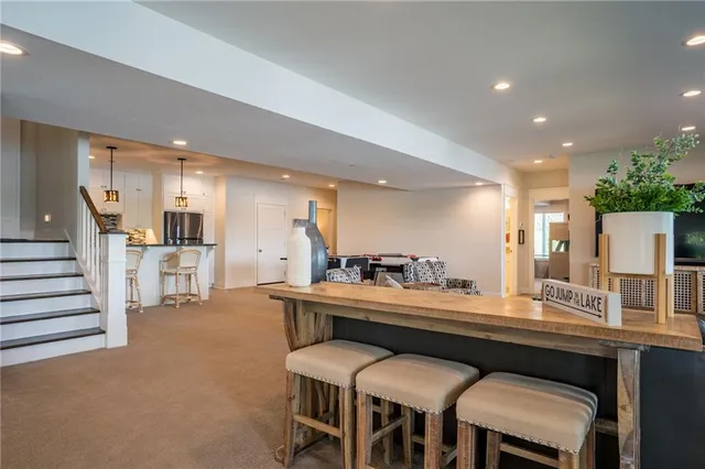 $1,999,000 | 1038 Lake Viking Terrace, Altamont, MO 64620