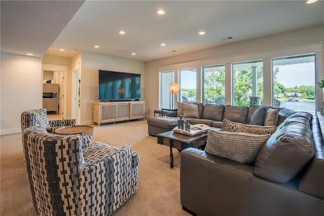 $1,999,000 | 1038 Lake Viking Terrace, Altamont, MO 64620