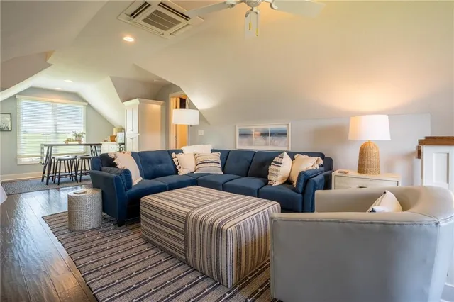 $1,999,000 | 1038 Lake Viking Terrace, Altamont, MO 64620