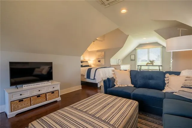 $1,999,000 | 1038 Lake Viking Terrace, Altamont, MO 64620