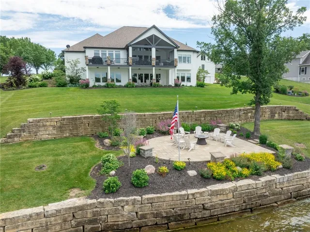 $1,999,000 | 1038 Lake Viking Terrace, Altamont, MO 64620