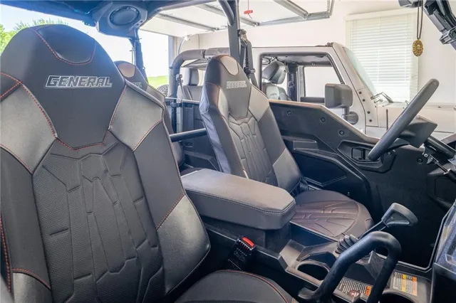 $1,999,000 | 1038 Lake Viking Terrace, Altamont, MO 64620