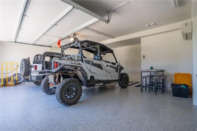 $1,999,000 | 1038 Lake Viking Terrace, Altamont, MO 64620