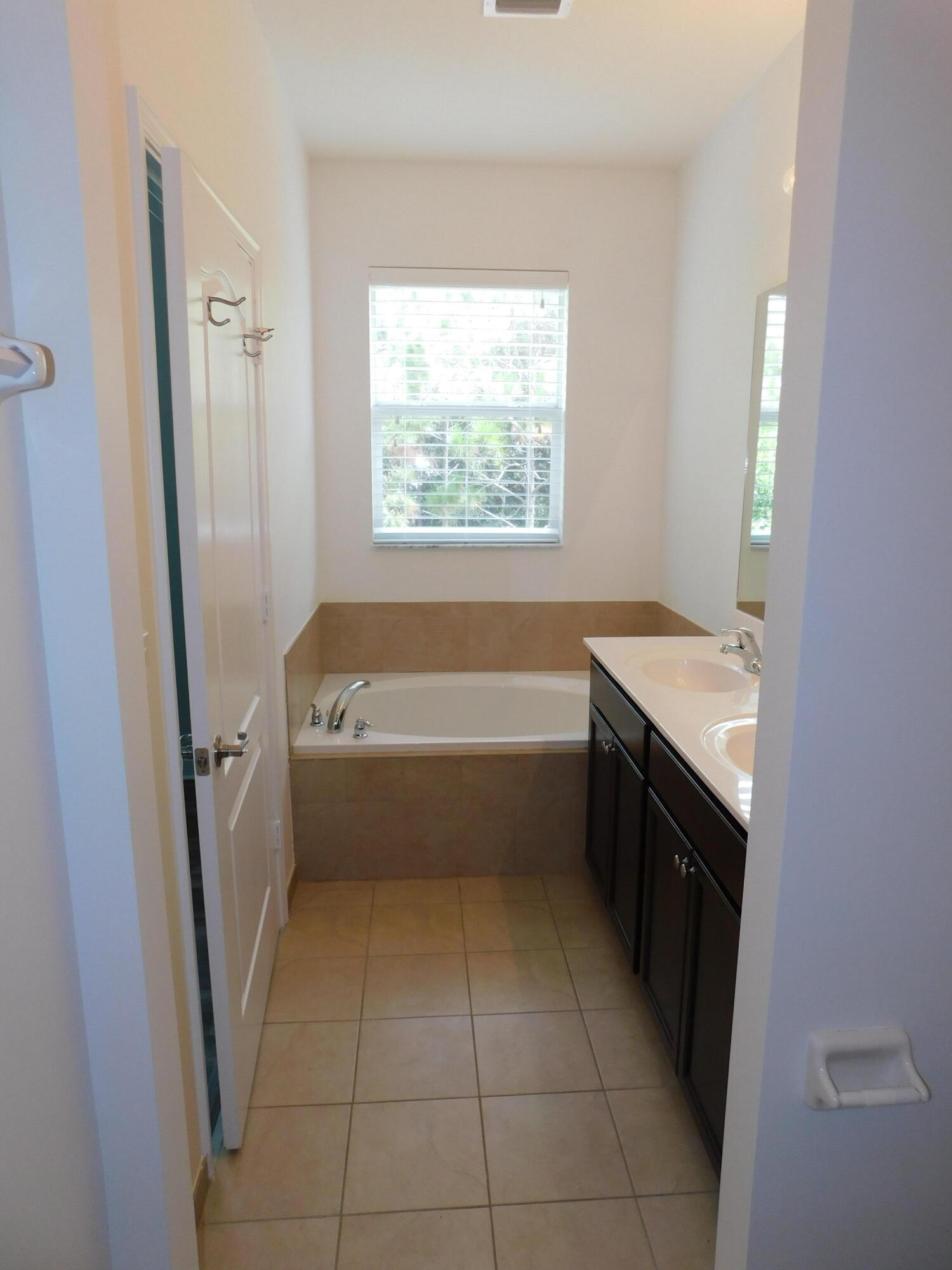 3091 Southwest Otter Lane Stuart, FL 34997 - Photo 13 of 28 Master Bedroom Bath