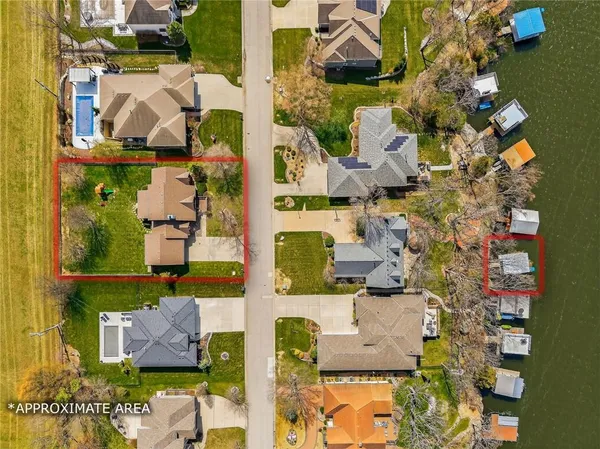 $850,000 | 611 Winnebago Drive, Lake Winnebago, MO 64034