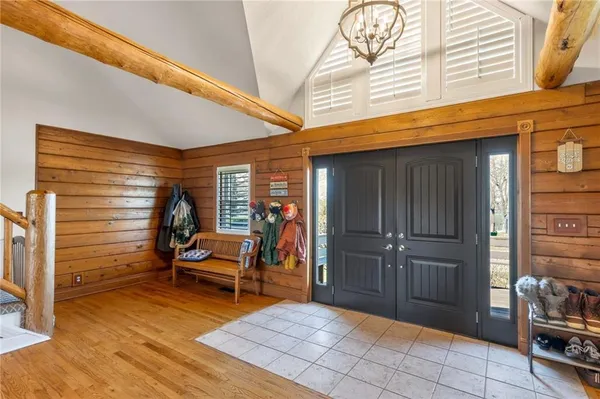 $850,000 | 611 Winnebago Drive, Lake Winnebago, MO 64034