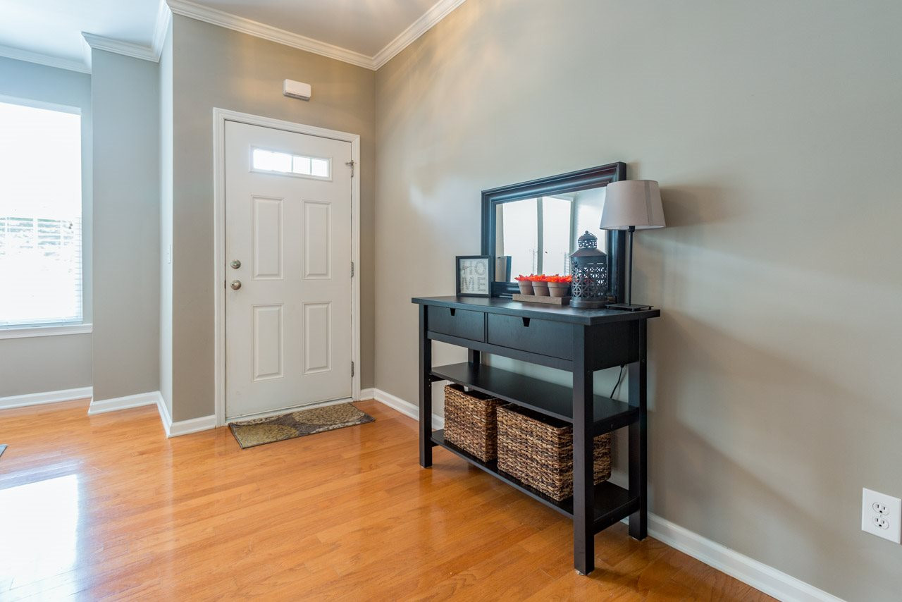 4528 Sugarbend Way Raleigh, NC 27606 - Photo 6 of 22 Entry