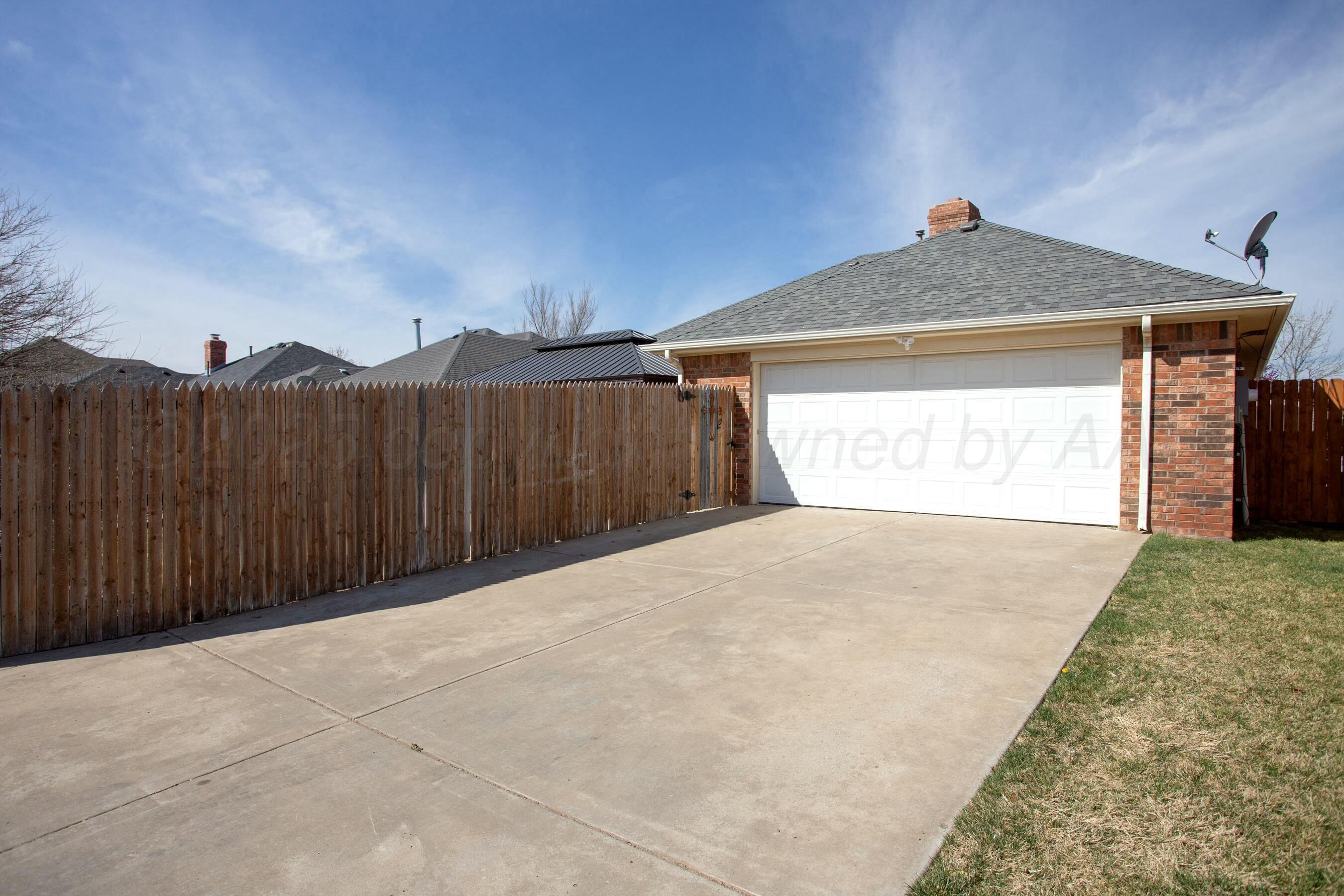 8103 El Paso Drive Amarillo, TX 79118 - Photo 32 of 40 a view of a garage