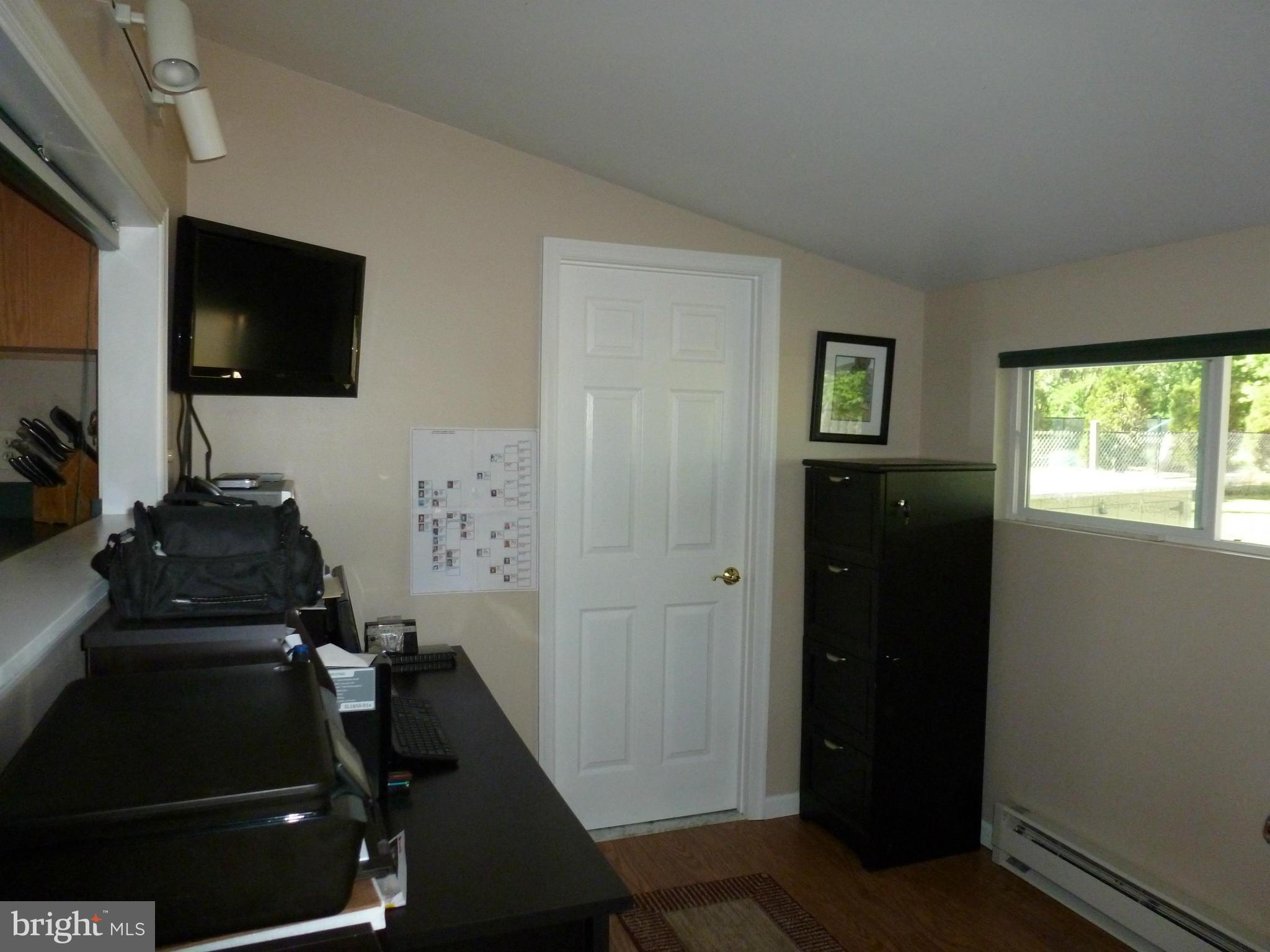 398 Riverside Drive Pasadena, MD 21122 - Photo 12 of 30 Office