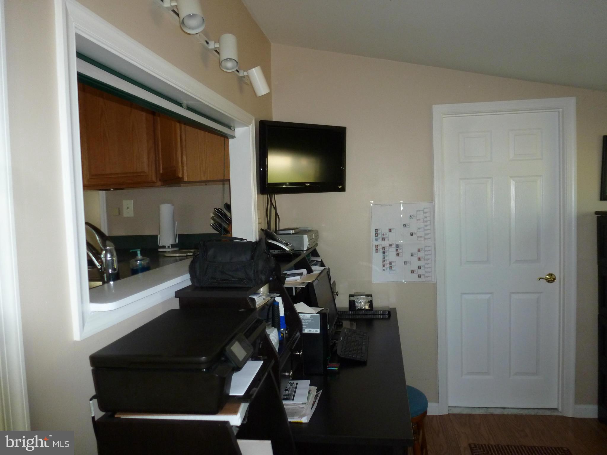 398 Riverside Drive Pasadena, MD 21122 - Photo 13 of 30 Office (2)