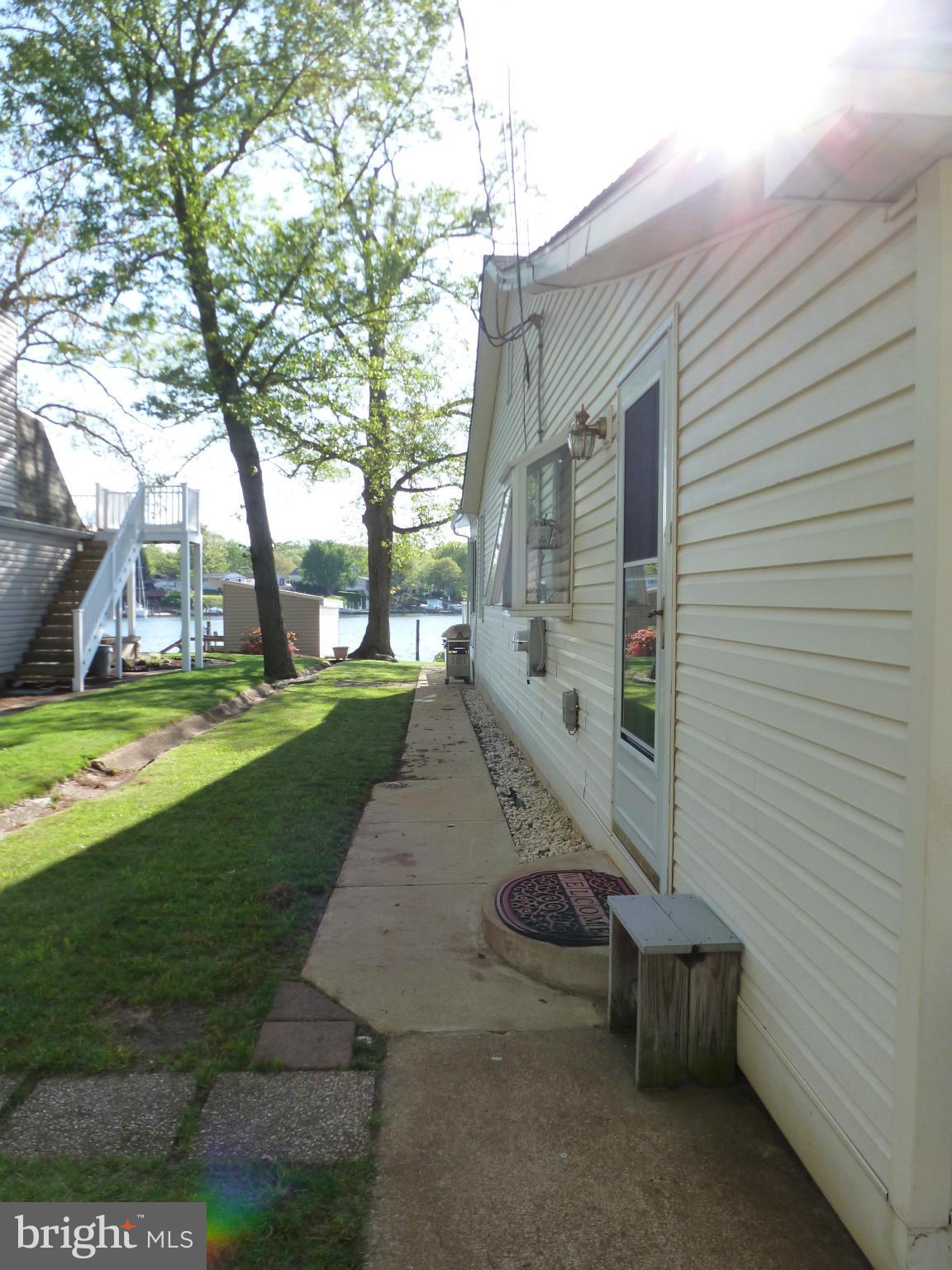 398 Riverside Drive Pasadena, MD 21122 - Photo 30 of 30 Side entrance