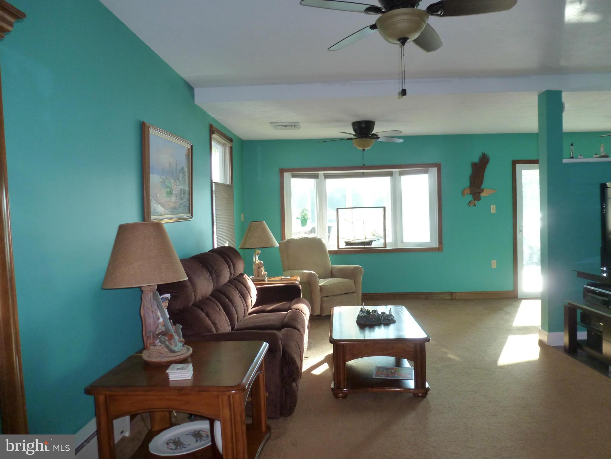 398 Riverside Drive Pasadena, MD 21122 - Photo 8 of 30 Living Room