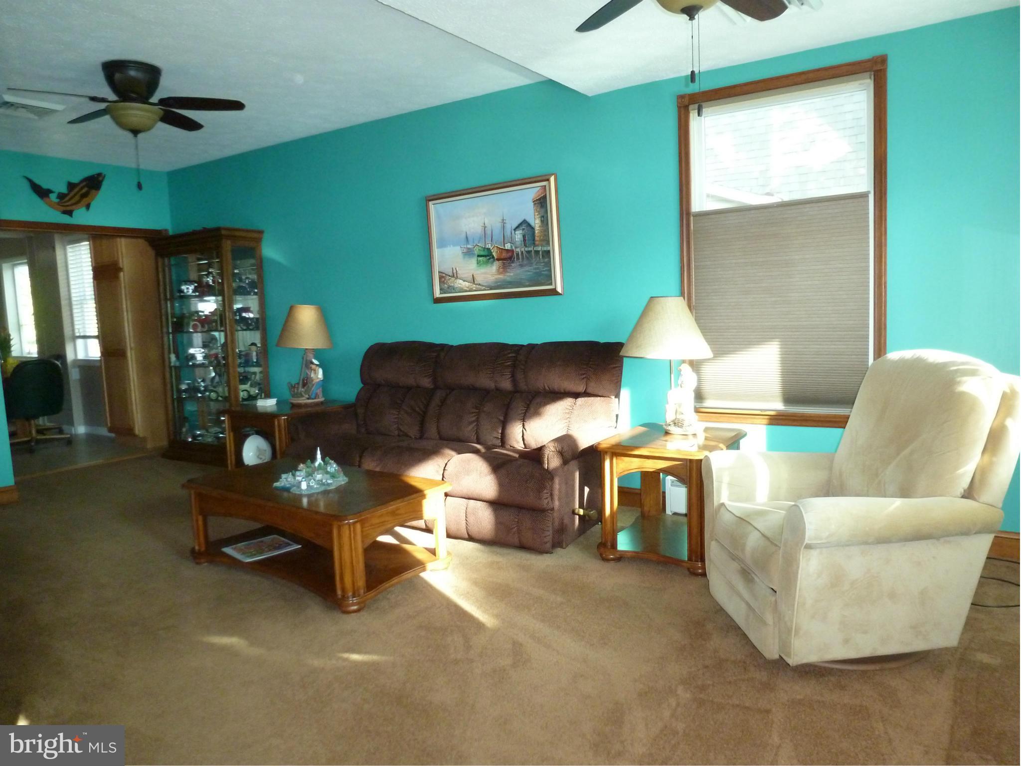 398 Riverside Drive Pasadena, MD 21122 - Photo 9 of 30 Living Room