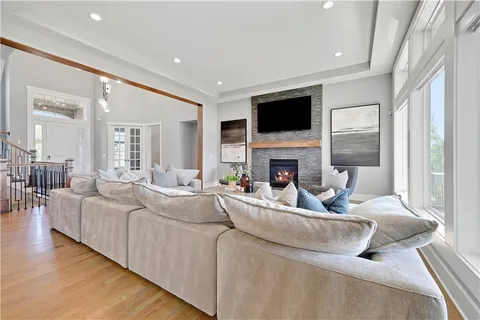 $1,199,000 | 4003 West 156th Terrace, Overland Park, KS 66224