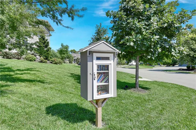 $1,199,000 | 4003 West 156th Terrace, Overland Park, KS 66224