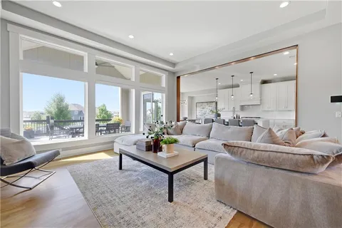 $1,199,000 | 4003 West 156th Terrace, Overland Park, KS 66224