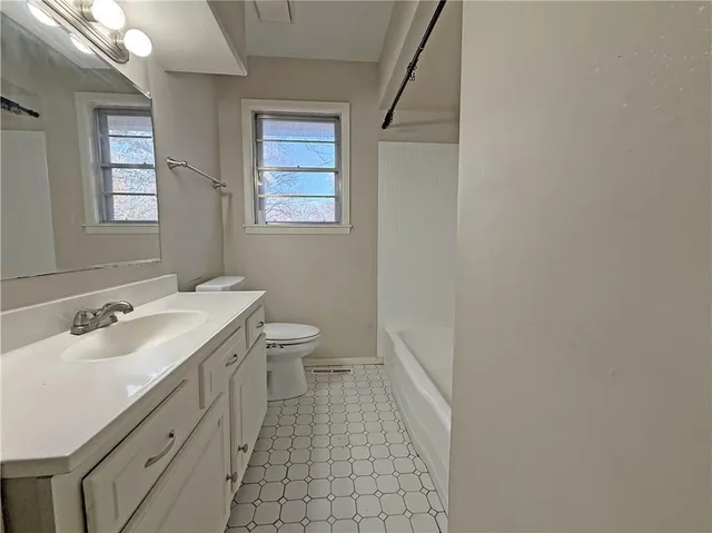 $159,900 | 4516 East 112 Terrace, Kansas City, MO 64137