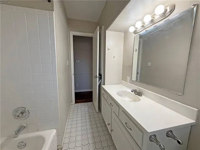 $159,900 | 4516 East 112 Terrace, Kansas City, MO 64137