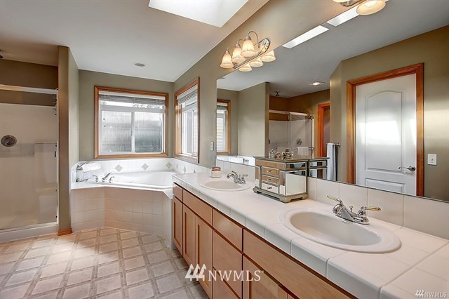 18531 33rd Avenue Southeast Bothell, WA 98012 - Photo 17 of 24