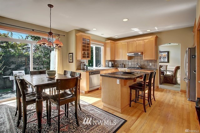 18531 33rd Avenue Southeast Bothell, WA 98012 - Photo 6 of 24