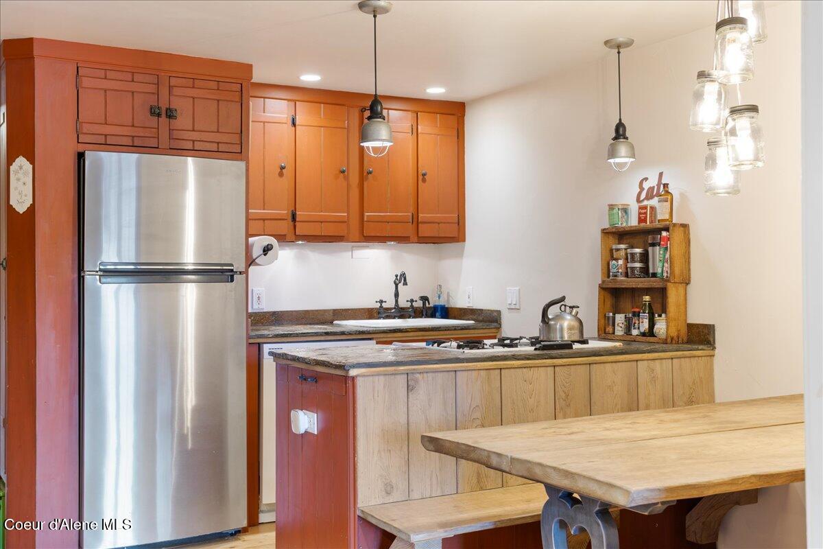 197 Mogul Hill Road, Unit 6 Sandpoint, ID 83864 - Photo 12 of 31 Kitchen