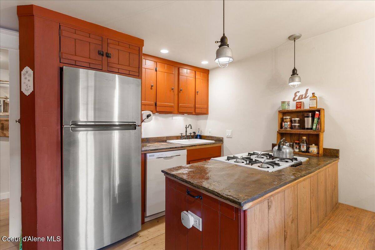 197 Mogul Hill Road, Unit 6 Sandpoint, ID 83864 - Photo 14 of 31 Kitchen