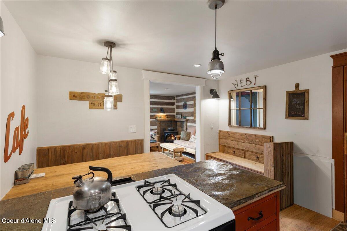 197 Mogul Hill Road, Unit 6 Sandpoint, ID 83864 - Photo 15 of 31 Kitchen