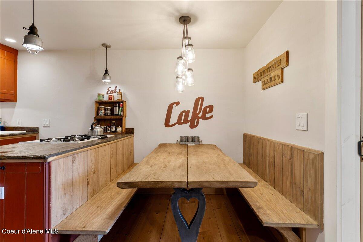 197 Mogul Hill Road, Unit 6 Sandpoint, ID 83864 - Photo 17 of 31 Breakfast Nook