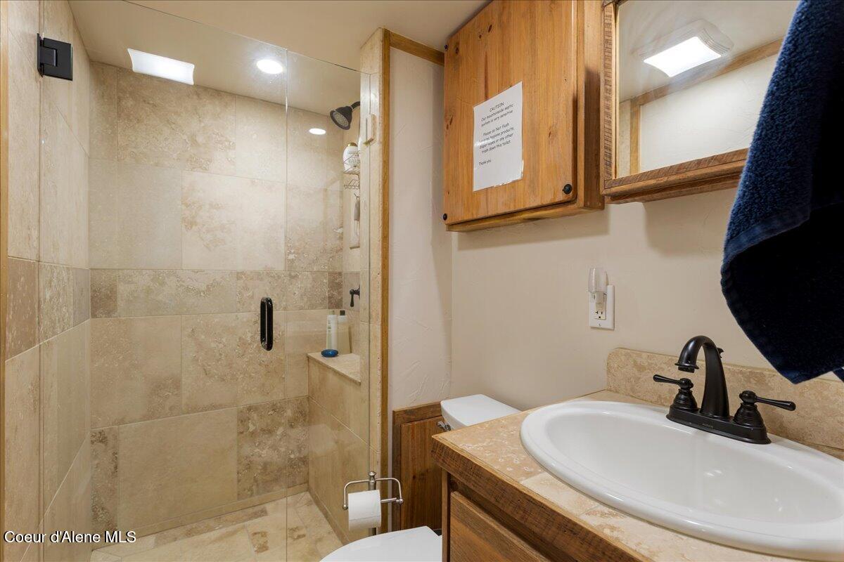 197 Mogul Hill Road, Unit 6 Sandpoint, ID 83864 - Photo 20 of 31 Bathroom