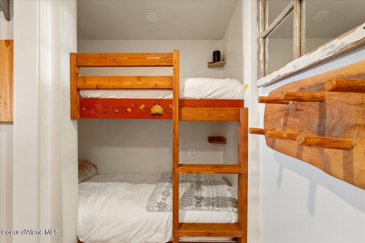 197 Mogul Hill Road, Unit 6 Sandpoint, ID 83864 - Photo 22 of 31 Alcove with Bunkbeds