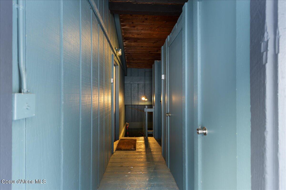 197 Mogul Hill Road, Unit 6 Sandpoint, ID 83864 - Photo 27 of 31 Hallway