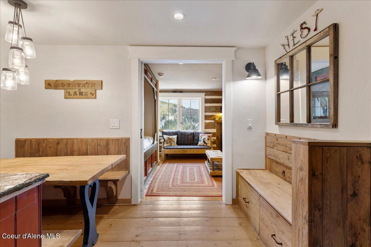 197 Mogul Hill Road, Unit 6 Sandpoint, ID 83864 - Photo 5 of 31 Entry