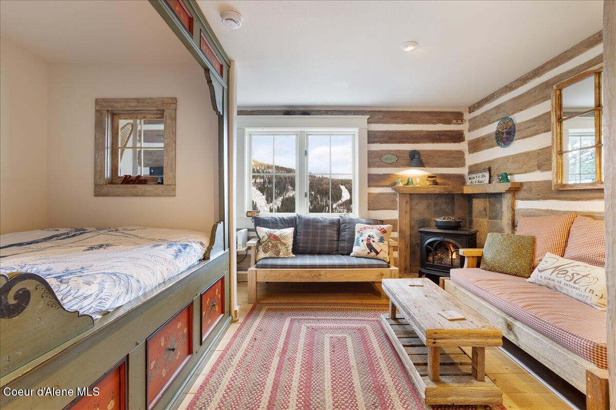 197 Mogul Hill Road, Unit 6 Sandpoint, ID 83864 - Photo 6 of 31 Living Area with Bed