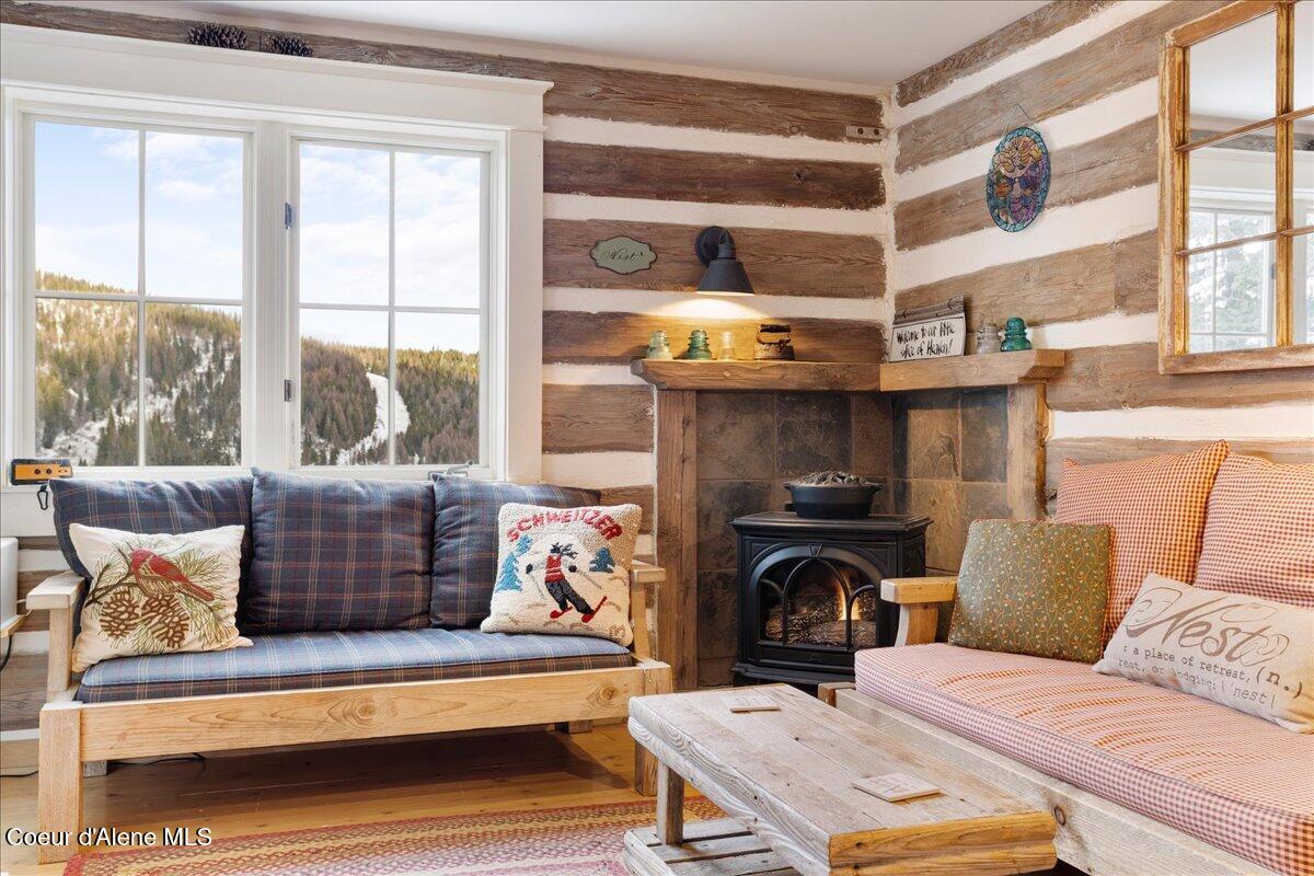 197 Mogul Hill Road, Unit 6 Sandpoint, ID 83864 - Photo 7 of 31 Living Area