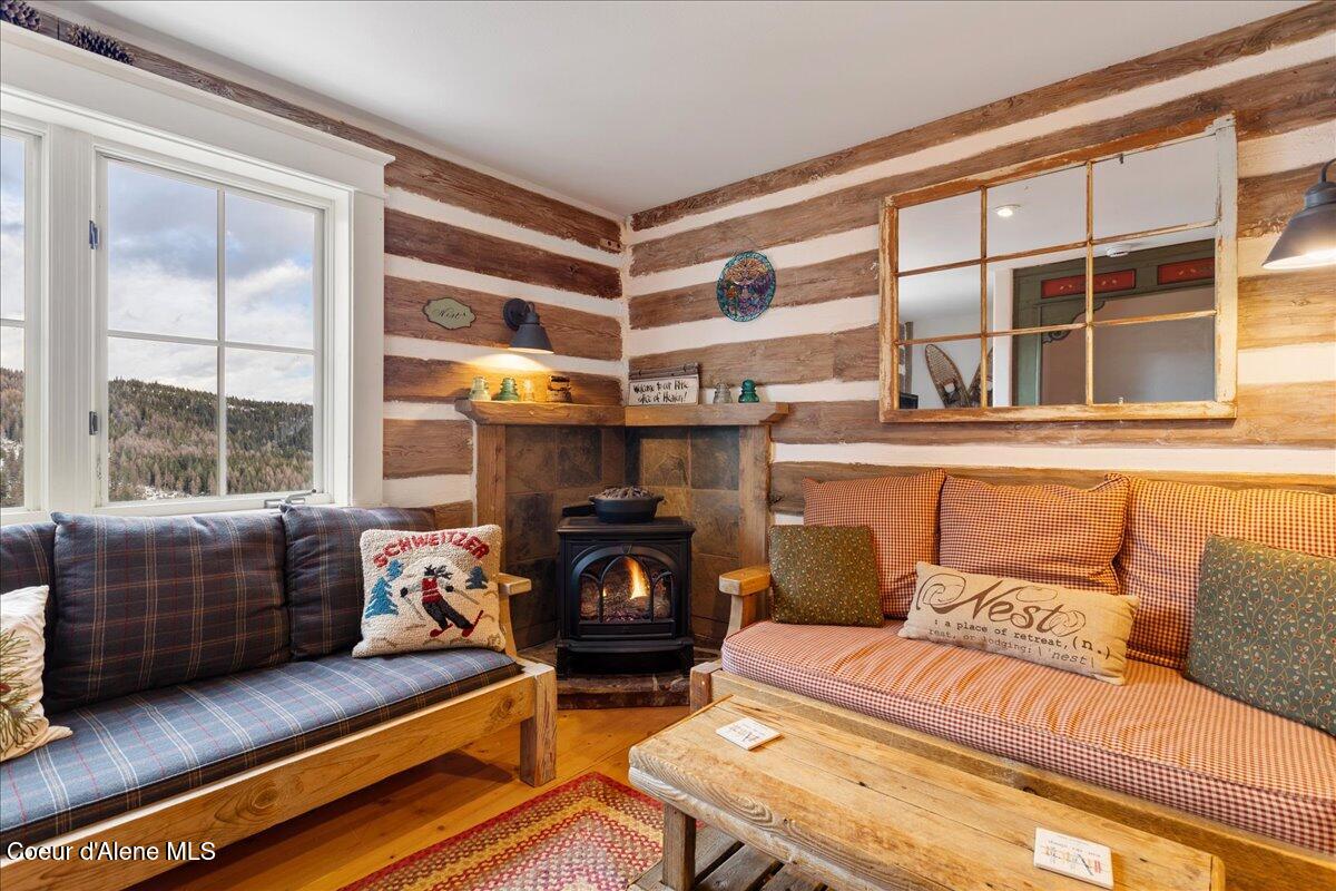 197 Mogul Hill Road, Unit 6 Sandpoint, ID 83864 - Photo 8 of 31 Living Area