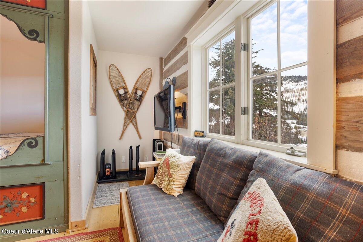 197 Mogul Hill Road, Unit 6 Sandpoint, ID 83864 - Photo 9 of 31 Living Area