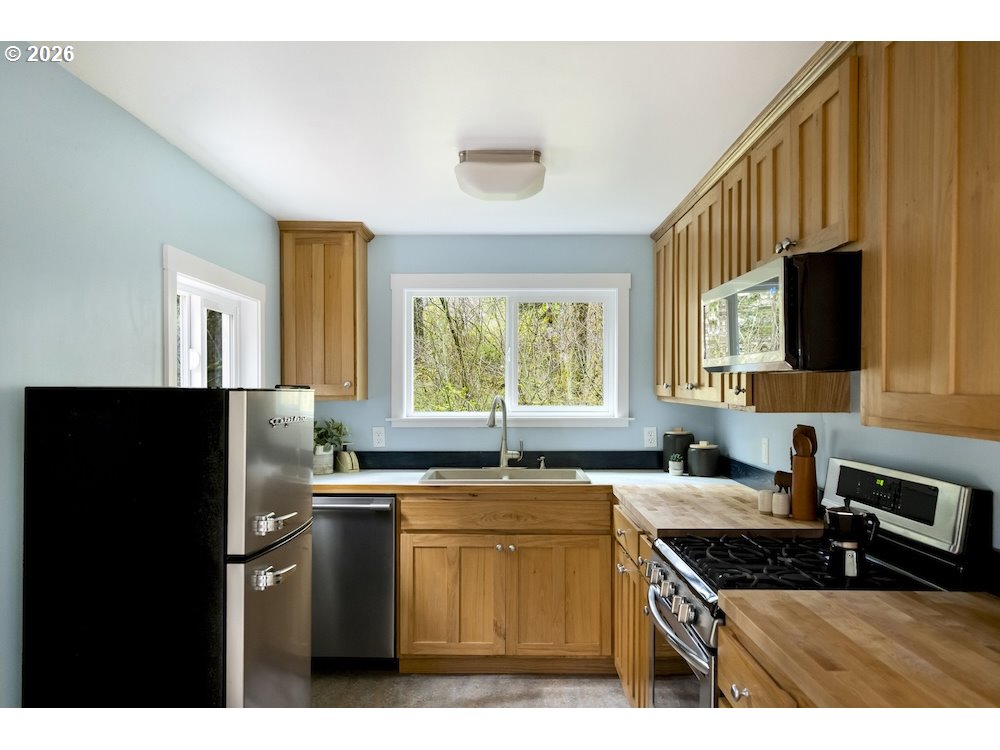 121 Pacific Road Stevenson, WA 98648 - Photo 14 of 41