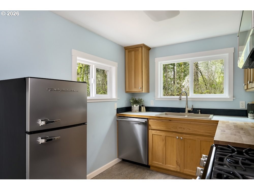 121 Pacific Road Stevenson, WA 98648 - Photo 15 of 41