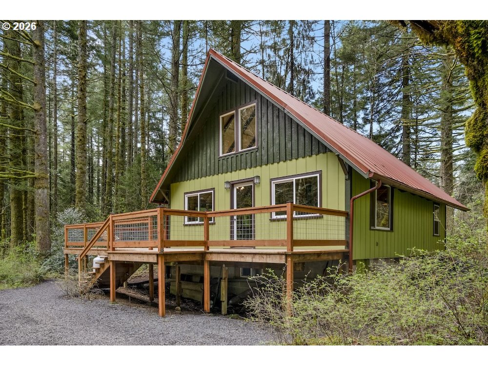 121 Pacific Road Stevenson, WA 98648 - Photo 2 of 41